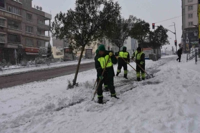 Gaziantep&rsquo;te karla yoğun m&uuml;cadele
