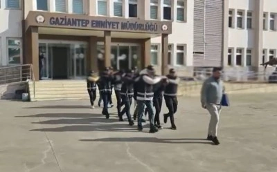 Gaziantep’te mesaj salonuna ’şantaj ve tehdit’ operasyonu: 3 şahıs tutuklandı