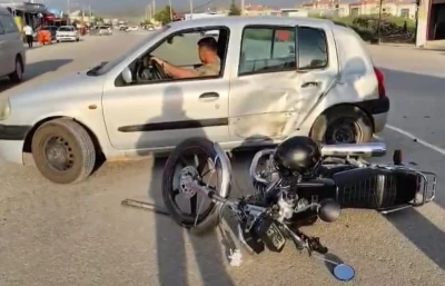 Gaziantep&rsquo;te otomobil ile &ccedil;arpışan motosikletin s&uuml;r&uuml;c&uuml;s&uuml; yaralandı

