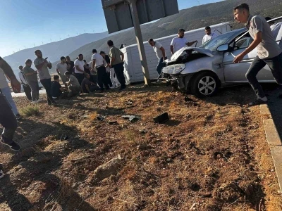 Gaziantep’te otomobil ile minibüs çarpıştı: 5 yaralı
