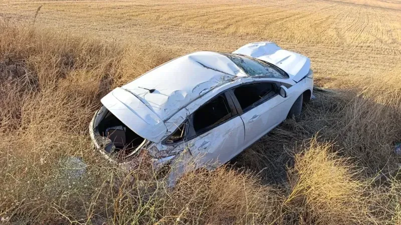 Gaziantep’te otomobil şarampole devrildi 4 yaralı