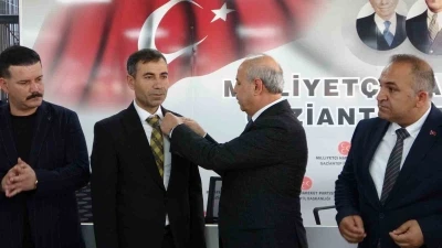 Gaziantep&rsquo;te partisinden istifa eden 300 kişi MHP&rsquo;ye katıldı
