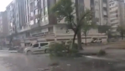 Gaziantep&rsquo;te "s&uuml;per h&uuml;cre" fırtınası şehri talan etti
