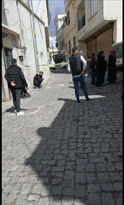 Gaziantep&rsquo;te rehine krizi s&uuml;r&uuml;yor; Keskin nişancılar devrede