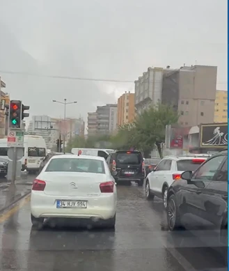 Gaziantep&rsquo;te Sağanak Yağış Trafiği Olumsuz Etkiledi