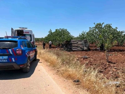 Gaziantep&rsquo;te takla atan otomobilde 3 kişi yaralandı
