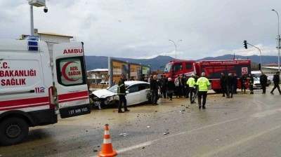 Gaziantep&rsquo;te tır ile otomobil &ccedil;arpıştı: 2 yaralı