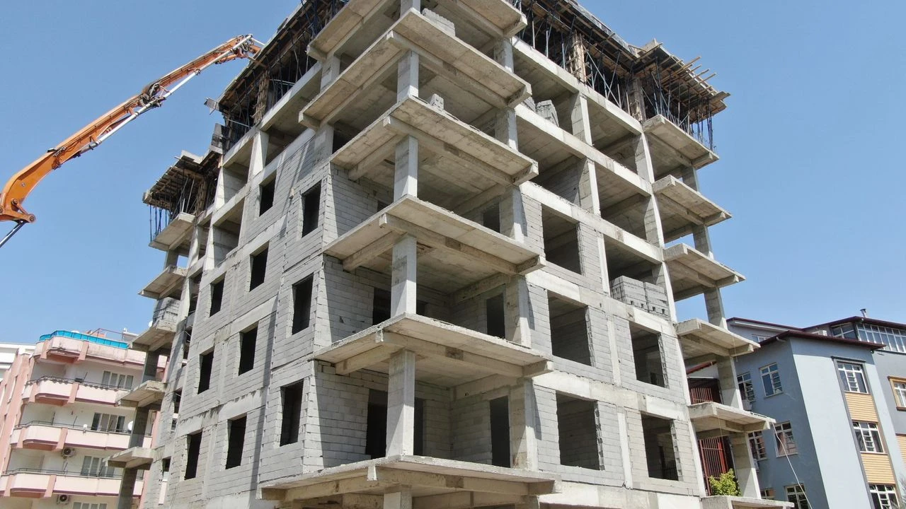 Gaziantep'te yerinde dönüşümle yeni binalar yükseliyor