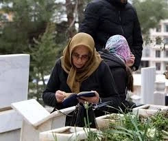 Gaziantep&rsquo;te Y&uuml;rek Burkan Bir Mezar , İsimsiz Bir &Ccedil;ocuk, Bitmeyen Dualar