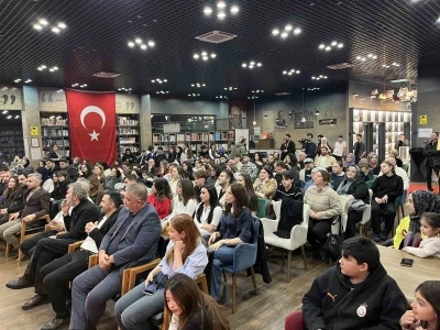 Gaziosmanpaşa&rsquo;da 27 Mart D&uuml;nya Tiyatrolar G&uuml;n&uuml; etkinliği d&uuml;zenlendi
