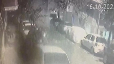 Gaziosmanpaşa'da apartman &ouml;n&uuml;ne el yapımı patlayıcı atıldı