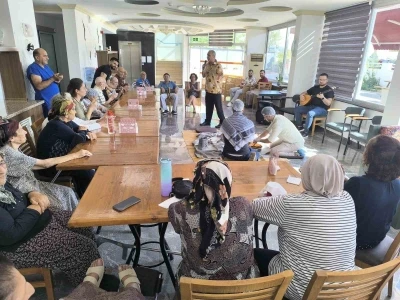 Gazipaşa’da huzurevinde sıra gecesi coşkusu
