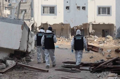 Gazze’de toplu şekilde defnedilen cenazeler kimlik tespiti için mezarlardan çıkarılmaya devam ediyor
