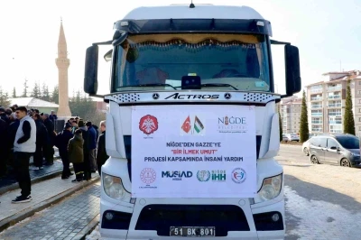 Gazze i&ccedil;in tek y&uuml;rek olan Niğde&rsquo;den yardım tırı yola &ccedil;ıktı
