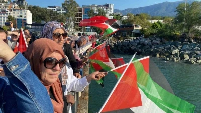 Gazze için tekne ile denize açıldılar
