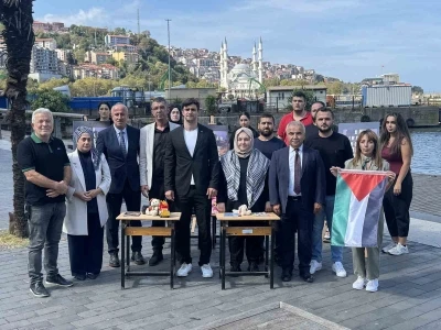 Gazzeli çocuklar için boş sıralar etkinliği yapıldı
