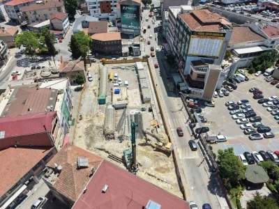 Gebze&rsquo;de tarihi hamamı g&uuml;n y&uuml;z&uuml;ne &ccedil;ıkaracak tam otomatik otopark projesi y&uuml;kseliyor
