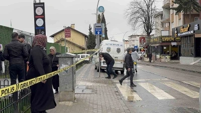 Gebze&rsquo;de tren istasyonunda silahla vurulan kadın hayatını kaybetti
