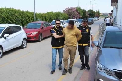 Gece kul&uuml;b&uuml;nden kovuldu, intikam i&ccedil;in geldiği iş yerinde polis memurunu vurdu
