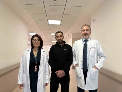Ge&ccedil;meyen &ouml;ks&uuml;r&uuml;ğ&uuml; i&ccedil;in gitti, nadir hastalığını &ouml;ğrendi, 4 ameliyat oldu
