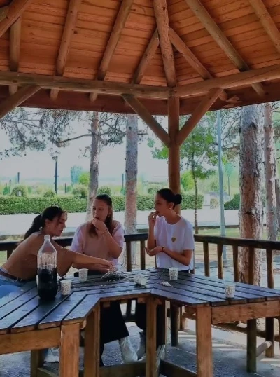 Gediz Belediyesi’nden çevre temizliği için mizahi uyarı: &quot;Kirleten temizler!&quot;
