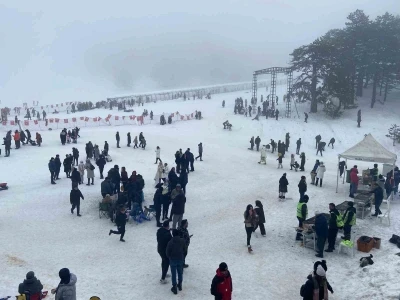 Gediz Belediyesinden Murat Dağı&rsquo;na &uuml;cretsiz servis desteği
