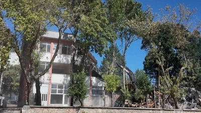 Gediz’de 43 yıllık Kızılay İşhanı yıkıldı
