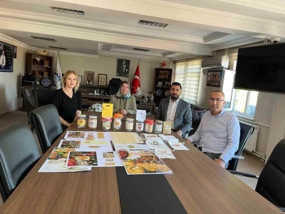 Gediz’de eğitim ve iş dünyası buluştu: Öğrenciler kooperatife tasarım desteği verdi
