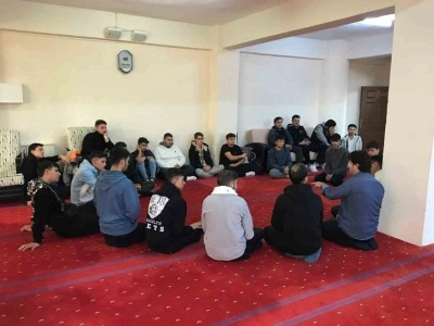 Gediz’deki Üniversite Gençlik Merkezi’nden Şanlıurfalı gençlere sıcak karşılama