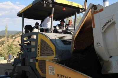 Gediz’in Arıca köyünde yıllardır beklenen yol tamamlandı
