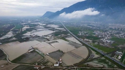 Gediz taşkını yerleşim alanlarına ulaştı
