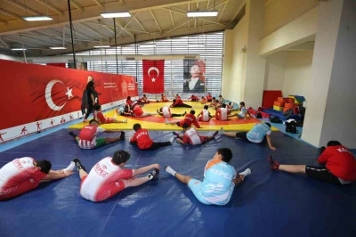 Geleceğin g&uuml;reş&ccedil;ileri Kepez&rsquo;de yetişiyor
