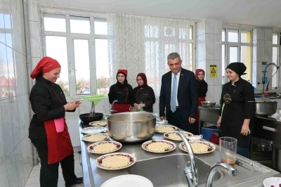 Geleceğin şeflerinden b&uuml;y&uuml;k başarı
