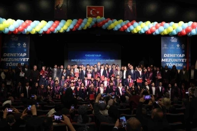 Geleceğin teknoloji yıldızları Deneyap Mezuniyet töreninde buluştu
