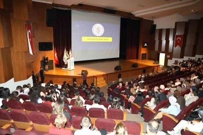 Geleceğin veteriner hekimleri beyaz &ouml;nl&uuml;klerini giydi
