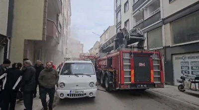 Gelibolu&rsquo;da apartmanda &ccedil;ıkan yangın korkuttu
