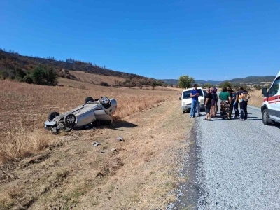 Gelibolu’da kontrolden çıkan otomobil tarlaya girdi: 2 yaralı
