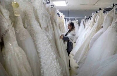 Gelinlik hayali İzmir&rsquo;de &uuml;cretsiz ger&ccedil;ek oluyor
