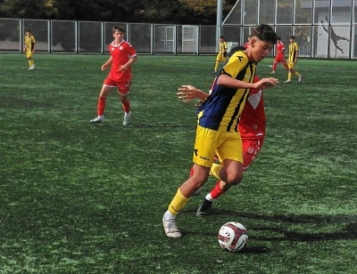 Gelişim Ligi U-16: Talas Belediyespor: 0 - Sivasspor: 4
