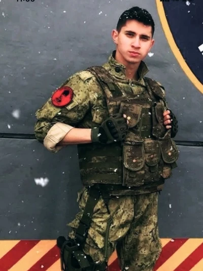 Gen&ccedil; astsubay kalbine yenik d&uuml;şt&uuml;
