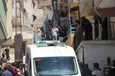 Genç çift evde silahla vurulmuş halde ölü bulundu
