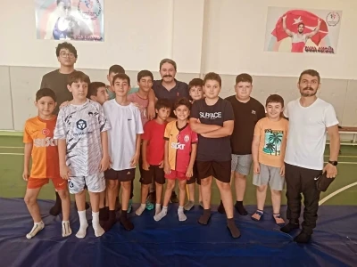 Genç güreşçiler ile samimi buluşma
