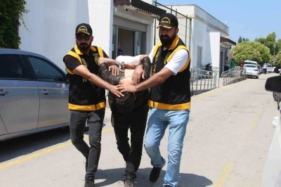 Gen&ccedil; kadını evinin &ouml;n&uuml;nde bı&ccedil;akladı: "G&ouml;r&uuml;nce heyecanlandım. Birden saldırdım, pişmanım"
