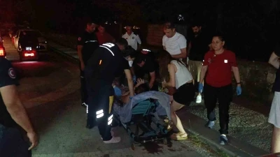 Gen&ccedil; kadının mazgala sıkışan ayağı itfaiye ekibi sayesinde kurtarıldı
