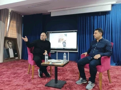 Gen&ccedil; kalemler usta yazarla buluştu
