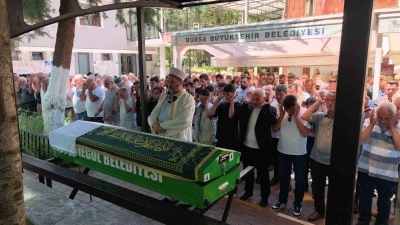 Gen&ccedil; uzman &ccedil;avuş, g&ouml;zyaşlarıyla son yolculuğuna uğurladı
