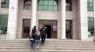 Genci sokak ortasında zombiye d&ouml;n&uuml;şt&uuml;rerek zehirleyen şahıslar yakalandı
