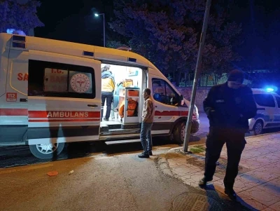 Gen&ccedil;ler arasında bı&ccedil;aklı kavga: 3 yaralı
