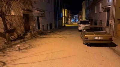 Gen&ccedil;ler arasındaki kız kavgası kanlı bitti: 1 yaralı
