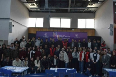 Gen&ccedil;ler Erzurum&rsquo;da bilgide yarıştı
